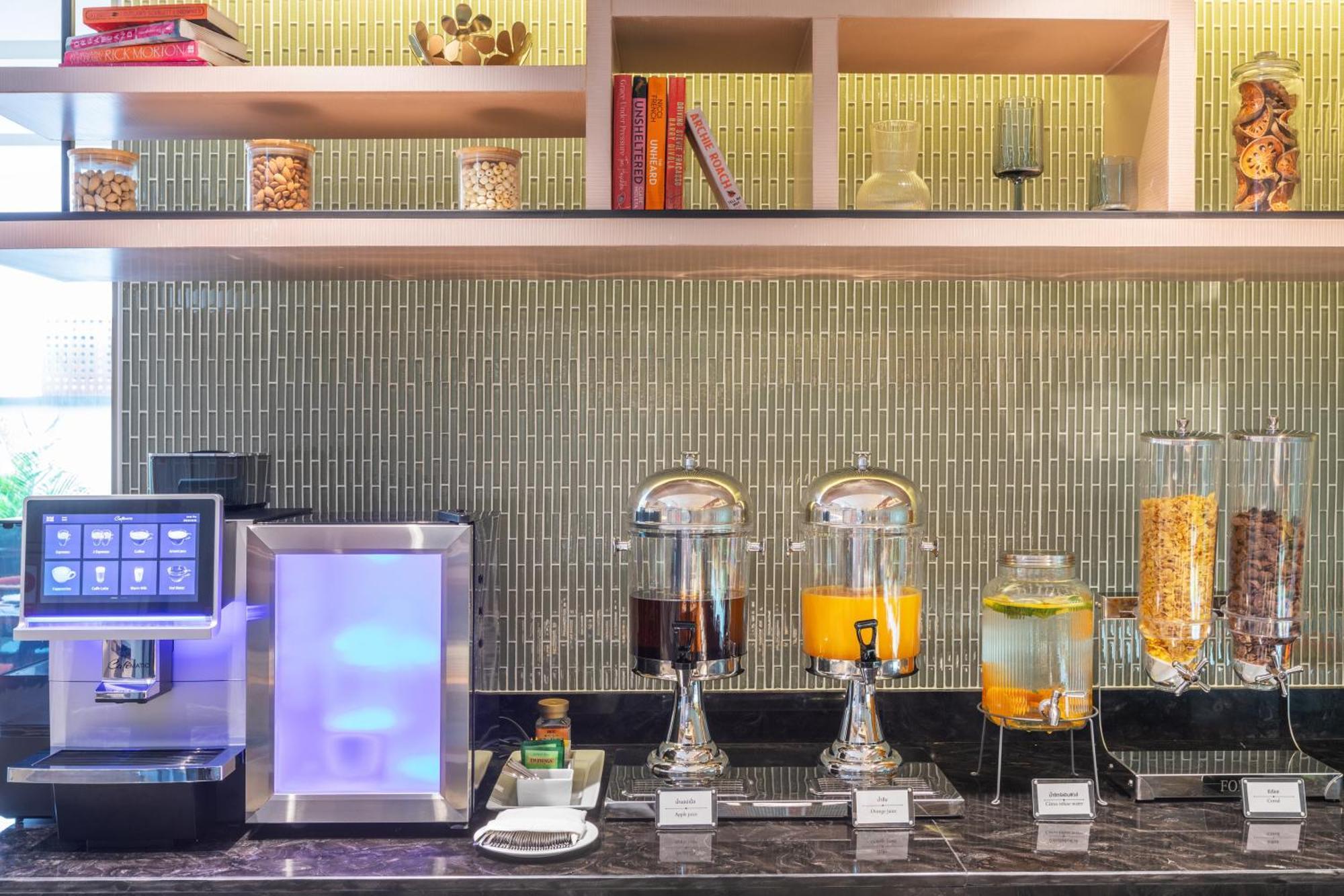 Best Western Click Sathorn 11 曼谷 外观 照片